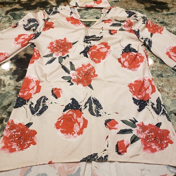 Top - Picture 1 of 5